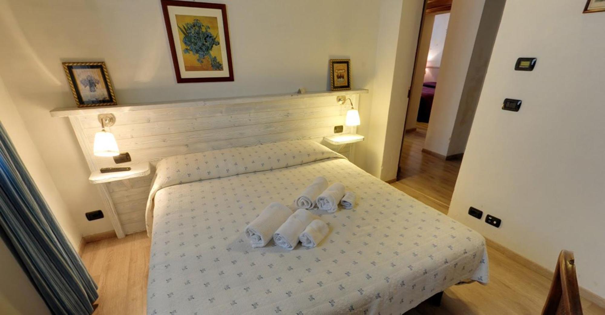 Domus Aurea Bed and Breakfast Saluzzo Δωμάτιο φωτογραφία
